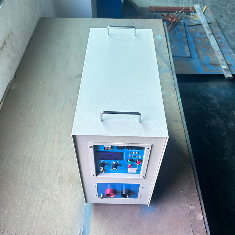 Wielofunkcyjna przemysłowa maszyna nagrzewająca indukcyjna o mocy 15 kW Nowa spawarka elektromagnetyczna PLC z konwersją częstotliwości